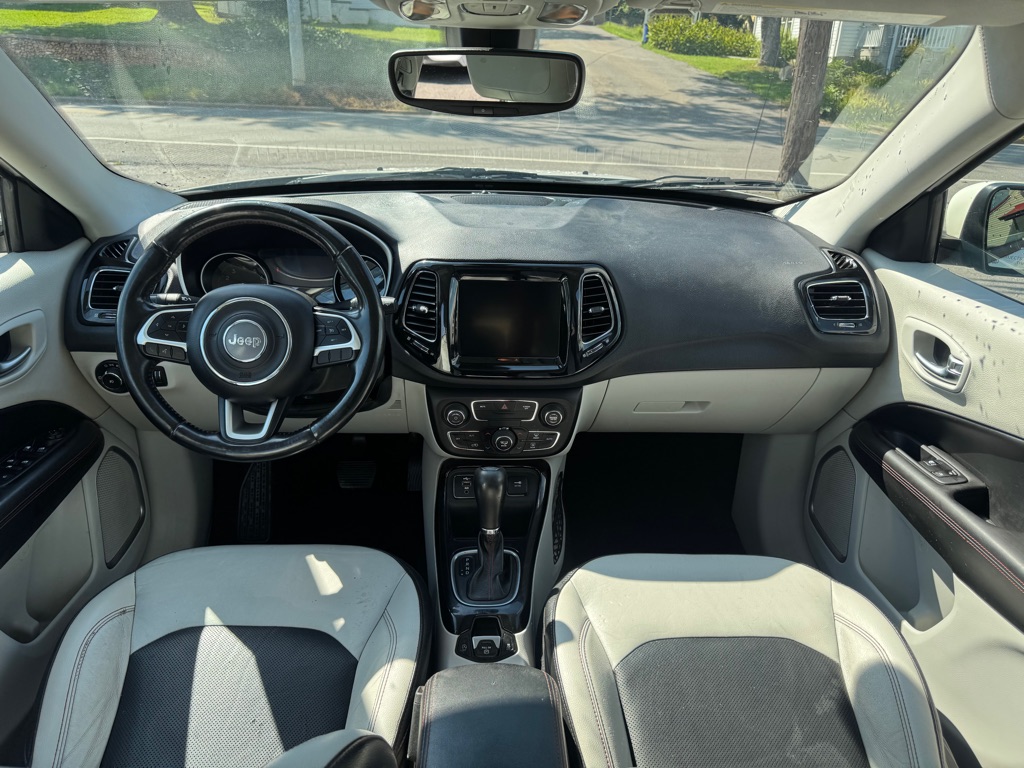 Photo 5 of this JEEP COMPASS