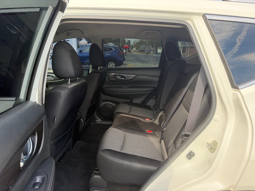 Photo 7 of this NISSAN ROGUE