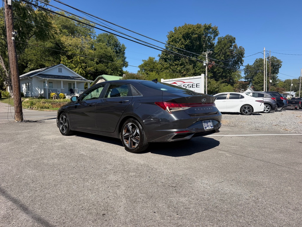 Photo 4 of this HYUNDAI ELANTRA
