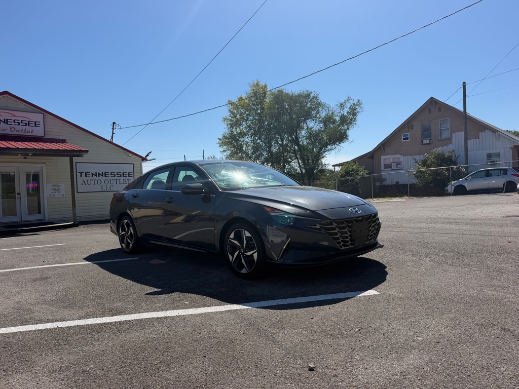Photo 2 of this HYUNDAI ELANTRA