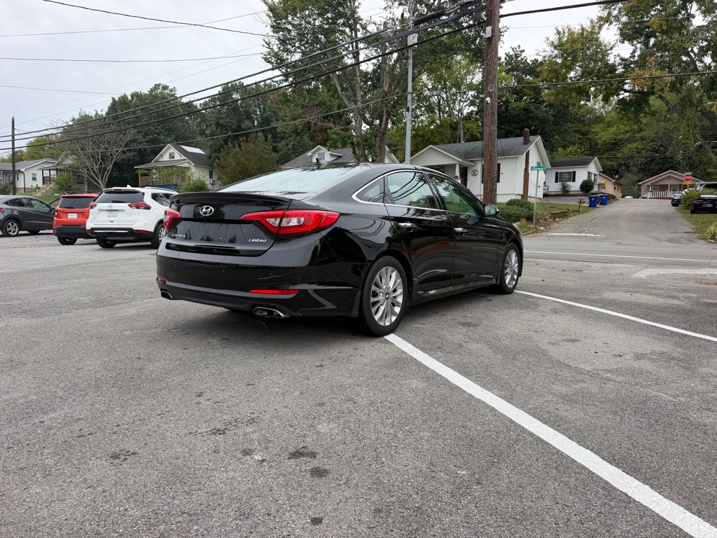 Photo 3 of this HYUNDAI SONATA