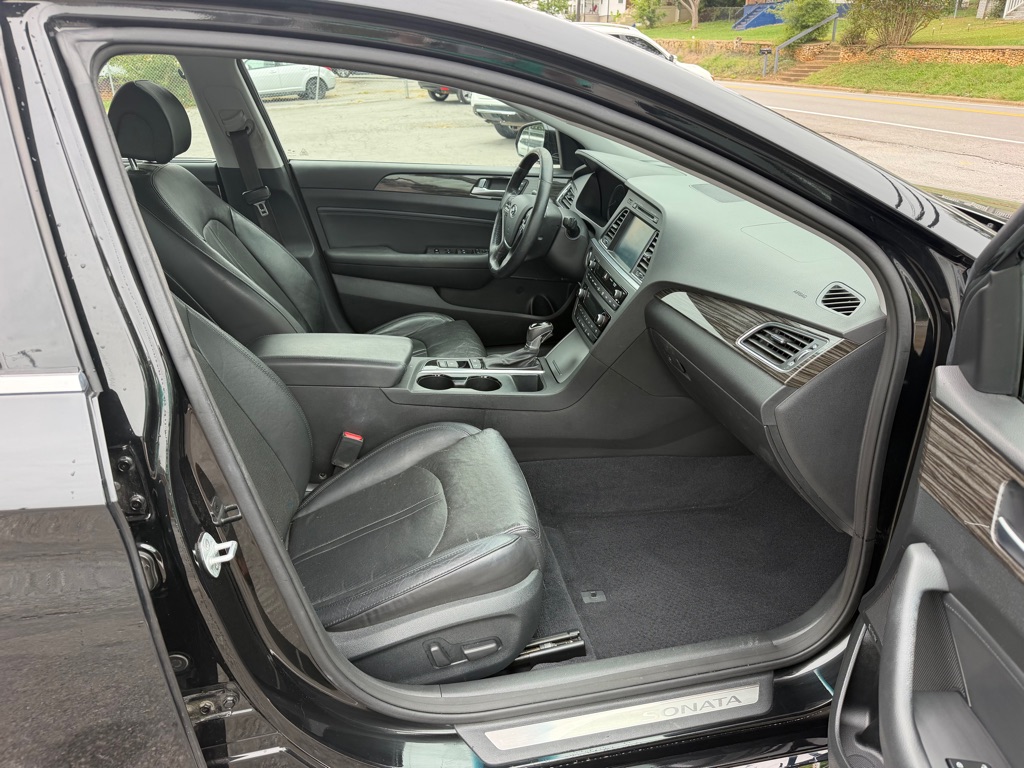 Photo 7 of this HYUNDAI SONATA