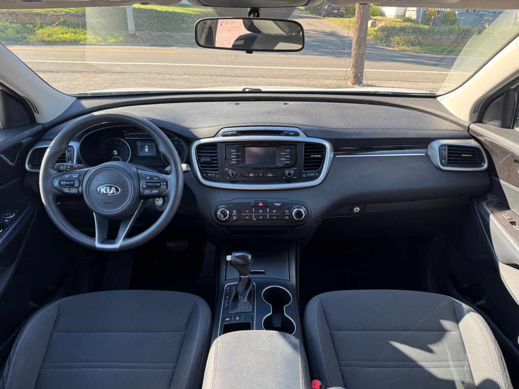 Photo 5 of this KIA SORENTO