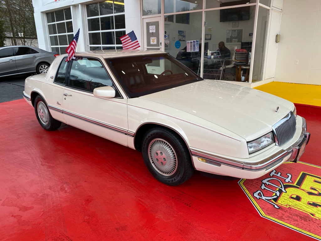 Photo 4 of this BUICK RIVIERA