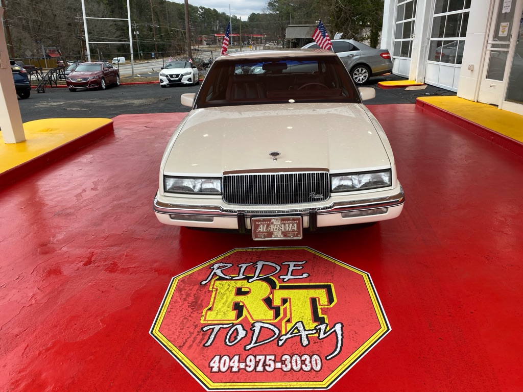 Photo 3 of this BUICK RIVIERA