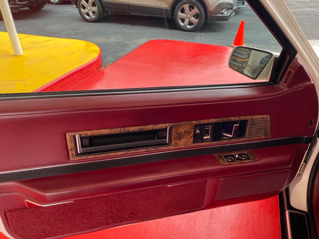 Photo 11 of this BUICK RIVIERA