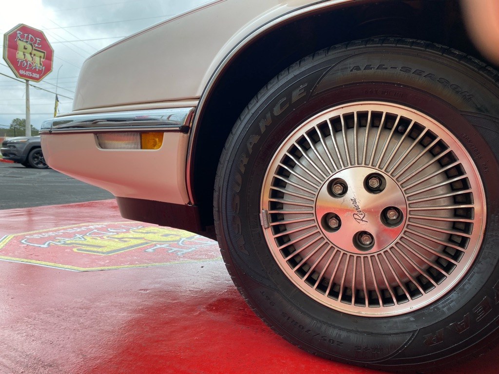 Photo 13 of this BUICK RIVIERA