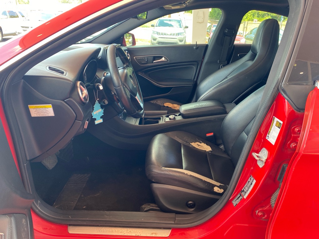 Photo 11 of this MERCEDES-BENZ CLA