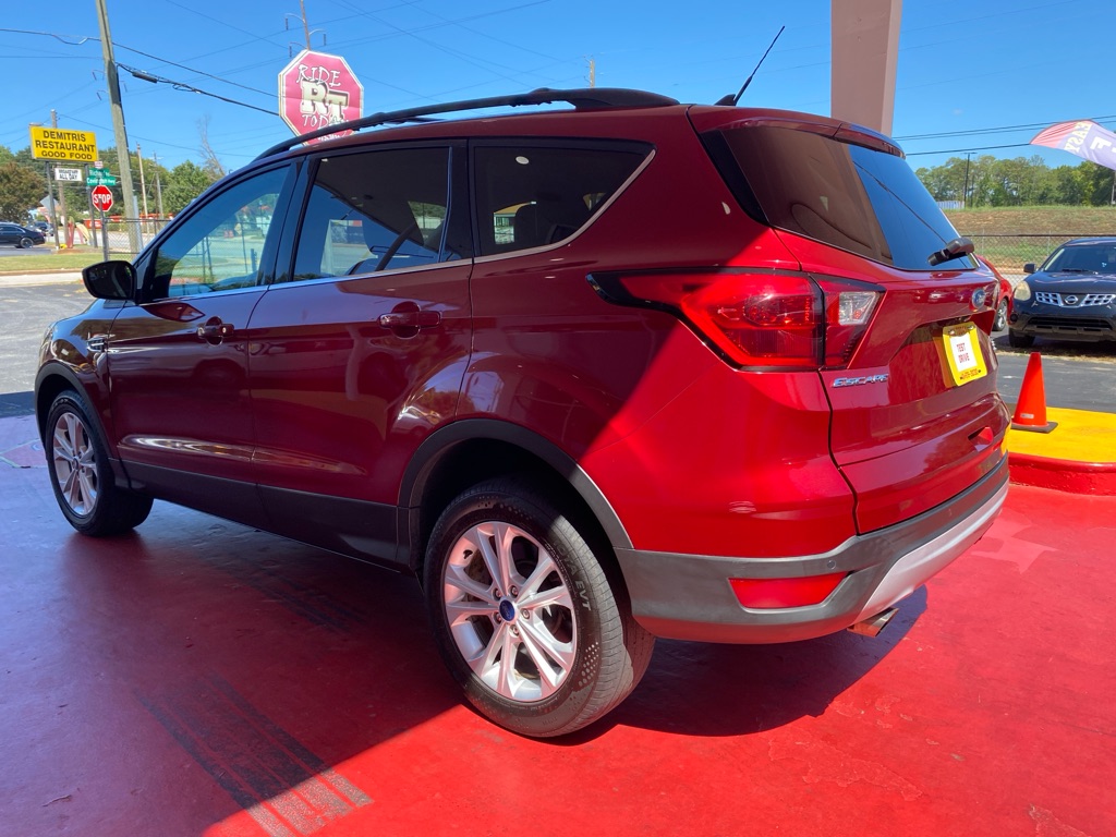 Photo 7 of this FORD ESCAPE