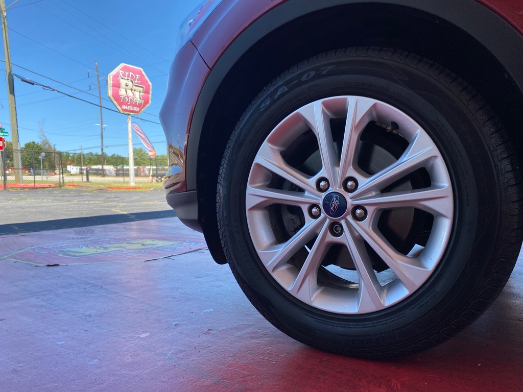Photo 15 of this FORD ESCAPE