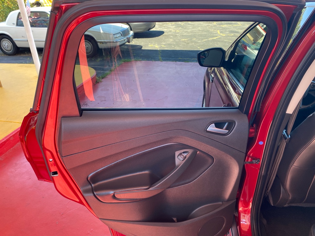 Photo 9 of this FORD ESCAPE