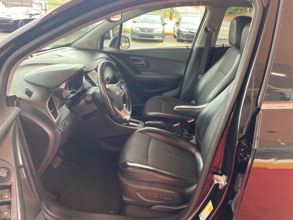 Photo 15 of this CHEVROLET TRAX