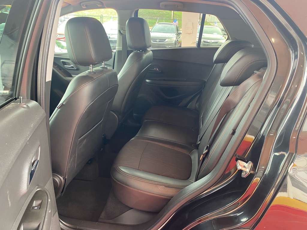 Photo 12 of this CHEVROLET TRAX