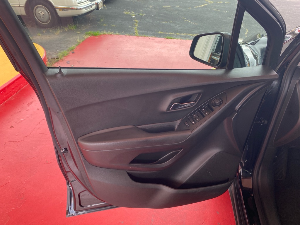 Photo 16 of this CHEVROLET TRAX