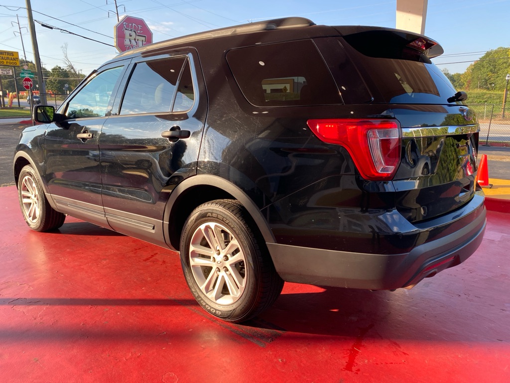 Photo 6 of this FORD EXPLORER