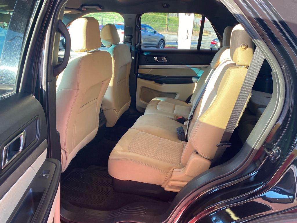 Photo 7 of this FORD EXPLORER