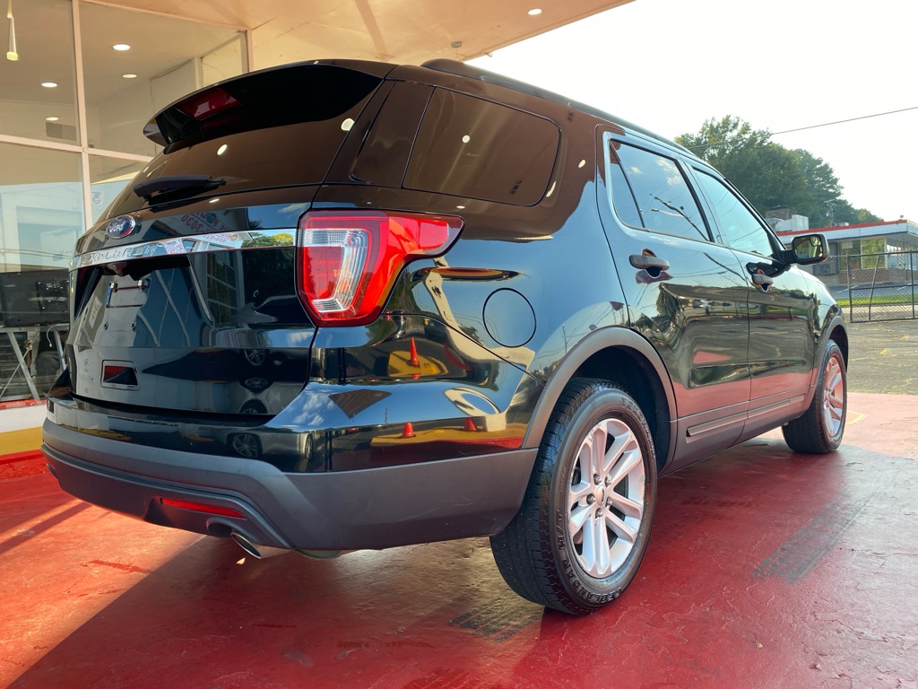 Photo 4 of this FORD EXPLORER