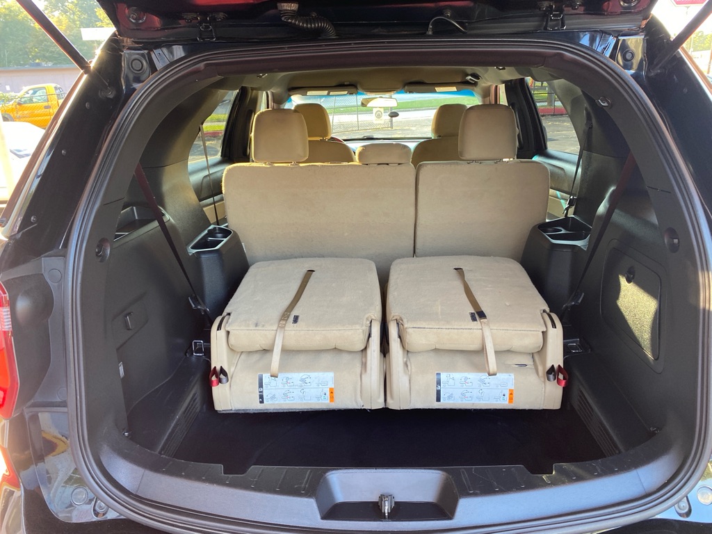 Photo 5 of this FORD EXPLORER