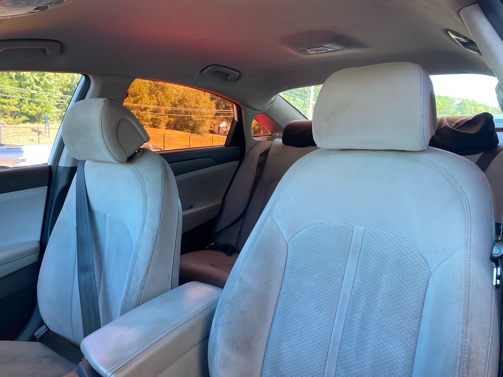 Photo 10 of this HYUNDAI SONATA