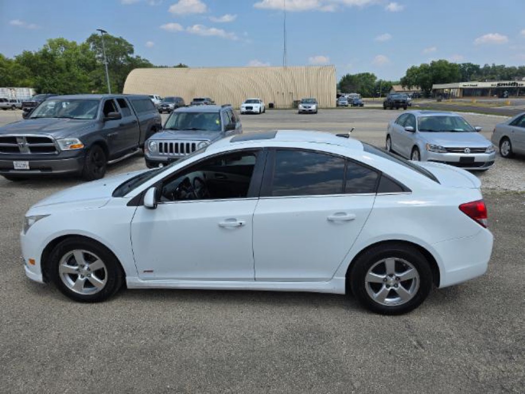 2014 Chevrolet Cruze 1LT's photo