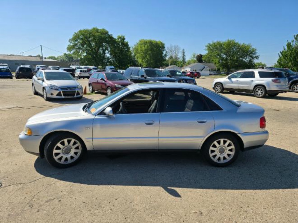 2000 Audi A4 QUATTRO's photo