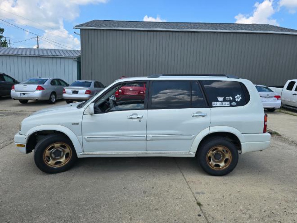 2002 Suzuki XL-7 Plus's photo