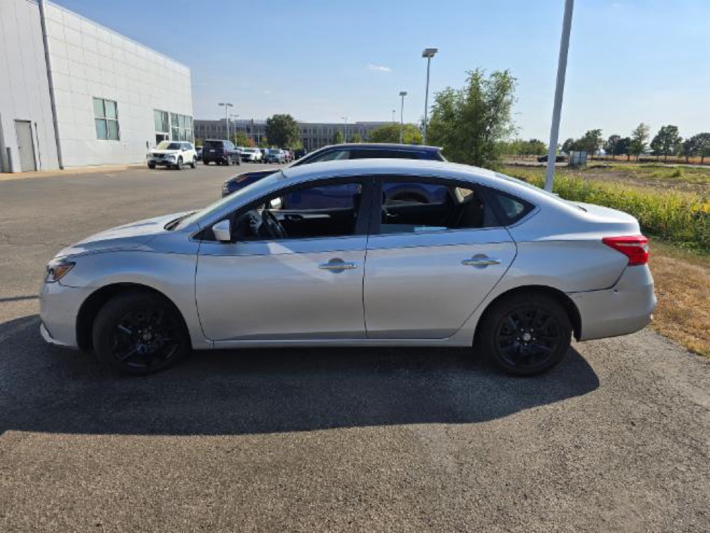 2018 Nissan Sentra S's photo
