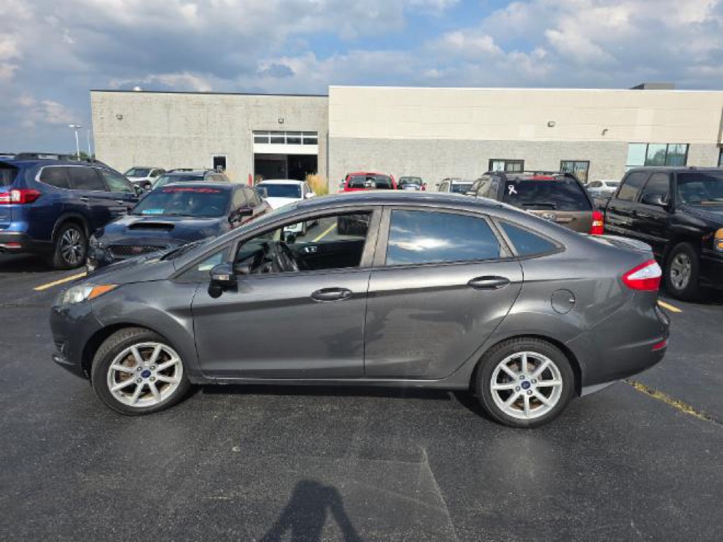 2016 Ford Fiesta SE's photo