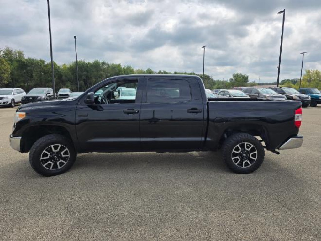 2014 Toyota Tundra SR5's photo