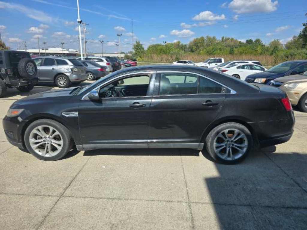 2011 Ford Taurus Limited's photo