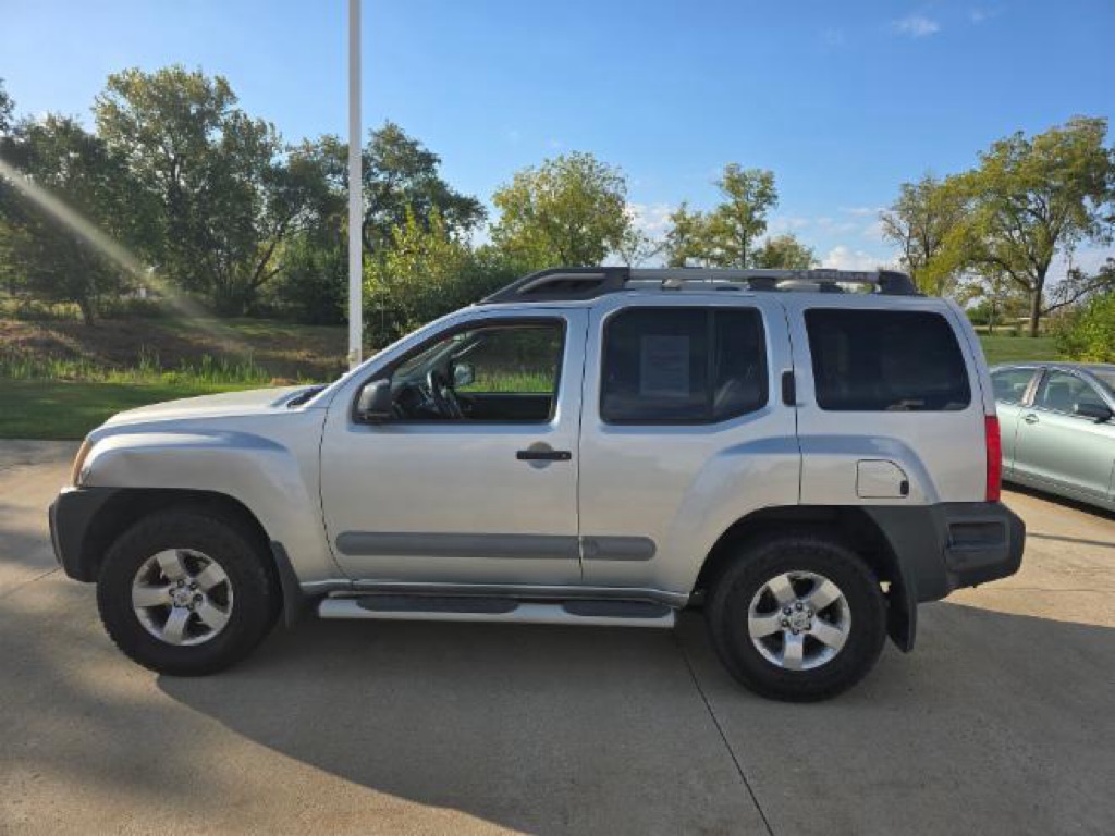 2011 Nissan Xterra S's photo
