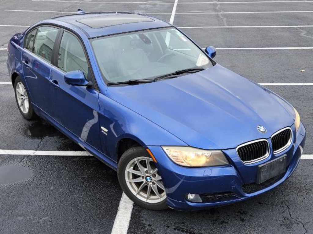 2010 BMW 3 Series 328i's photo