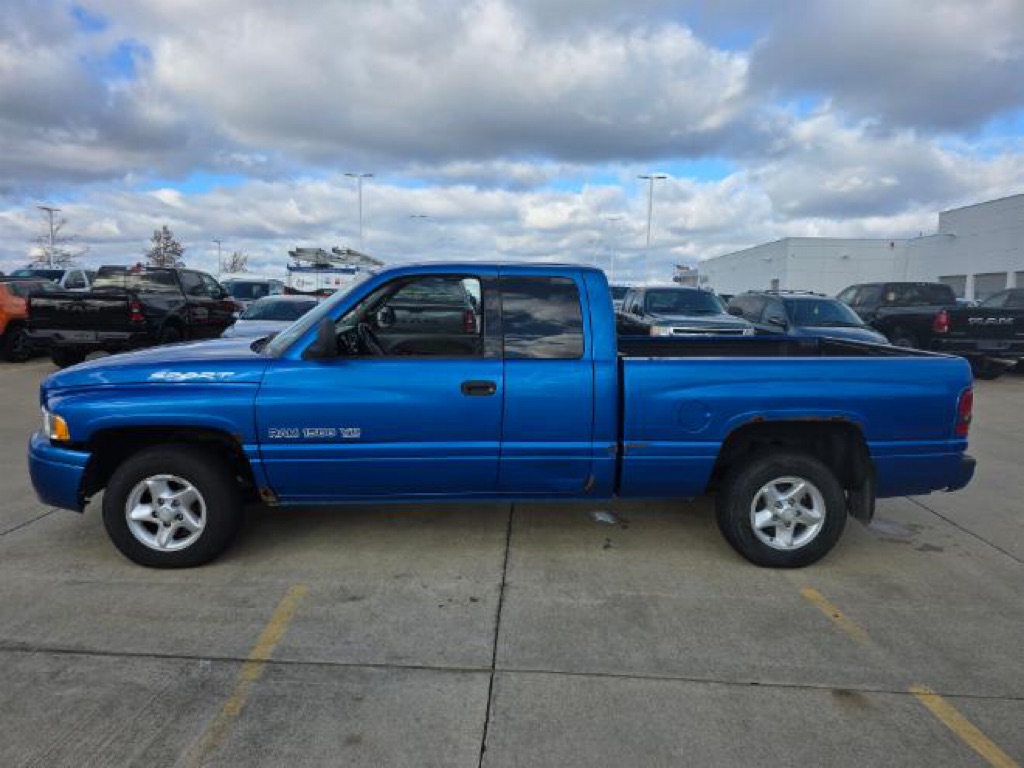 2000 Dodge Ram Pickup ST's photo