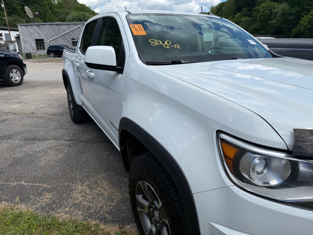 Photo 3 of this CHEVROLET COLORADO