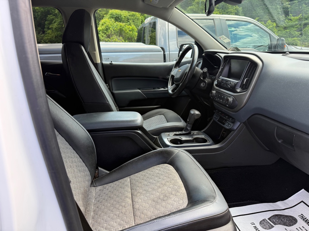 Photo 10 of this CHEVROLET COLORADO