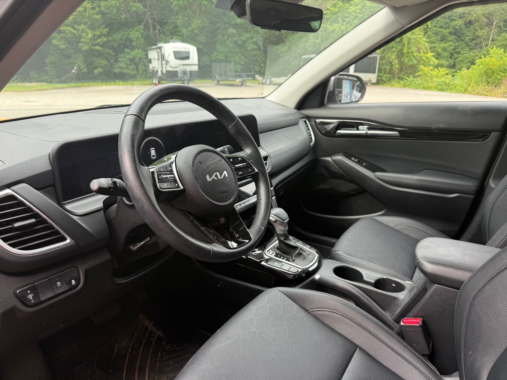 Photo 5 of this KIA SELTOS
