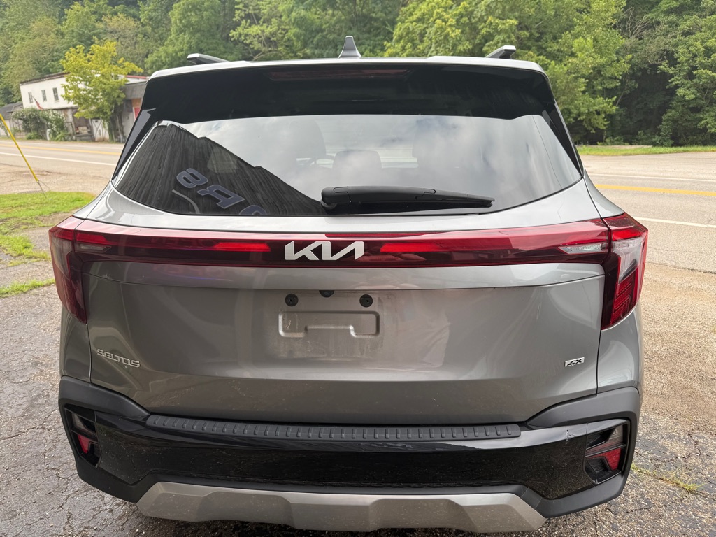 Photo 4 of this KIA SELTOS