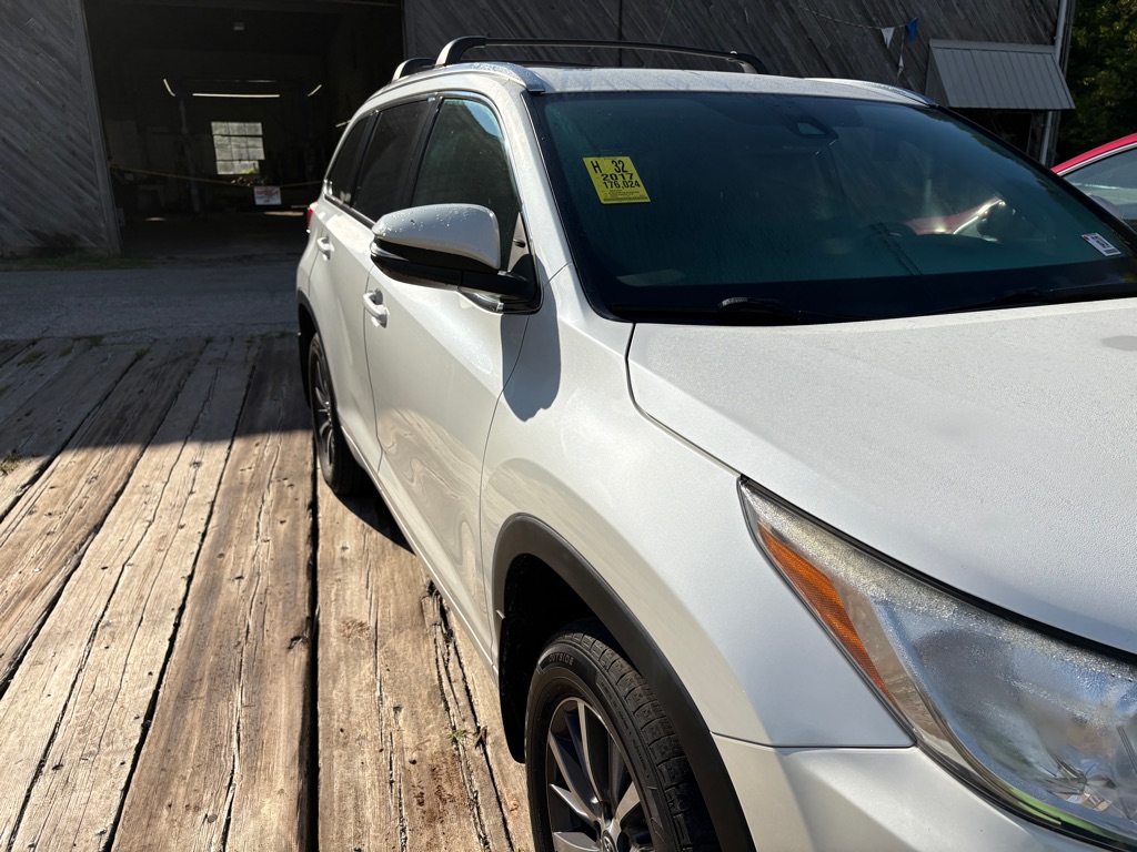 Photo 3 of this TOYOTA HIGHLANDER