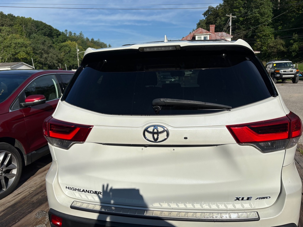 Photo 4 of this TOYOTA HIGHLANDER