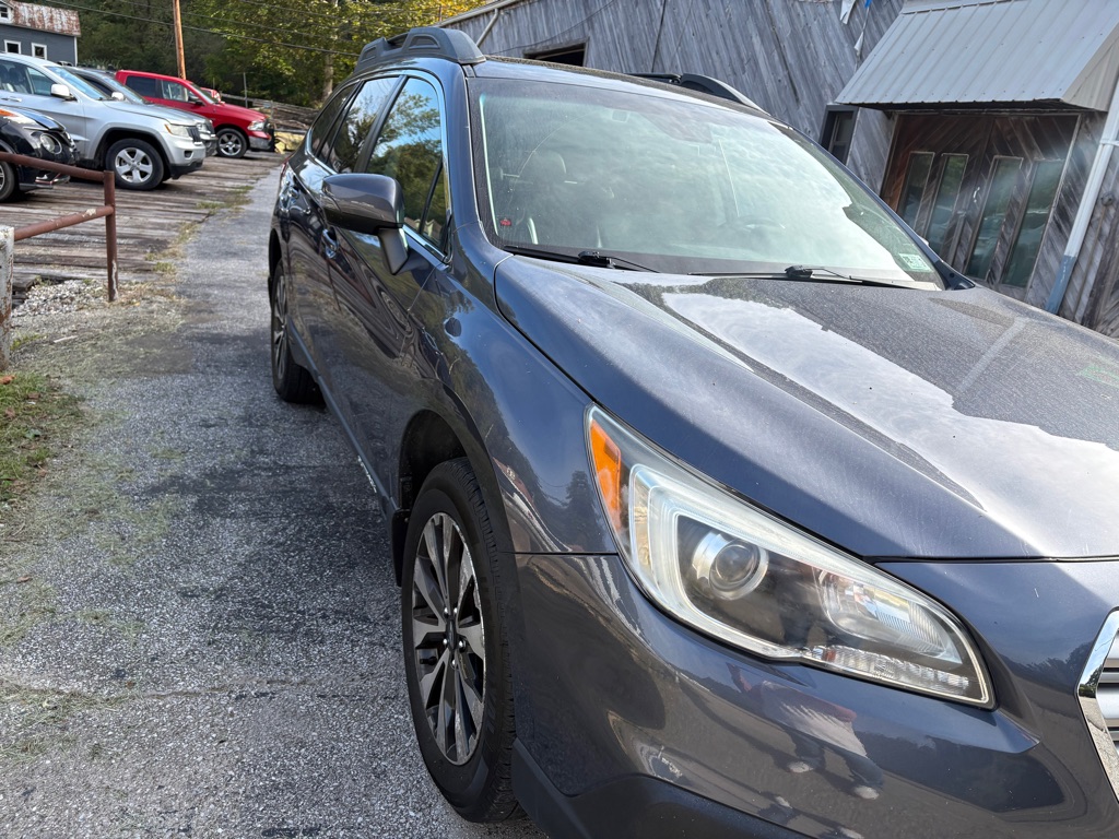 Photo 3 of this SUBARU OUTBACK