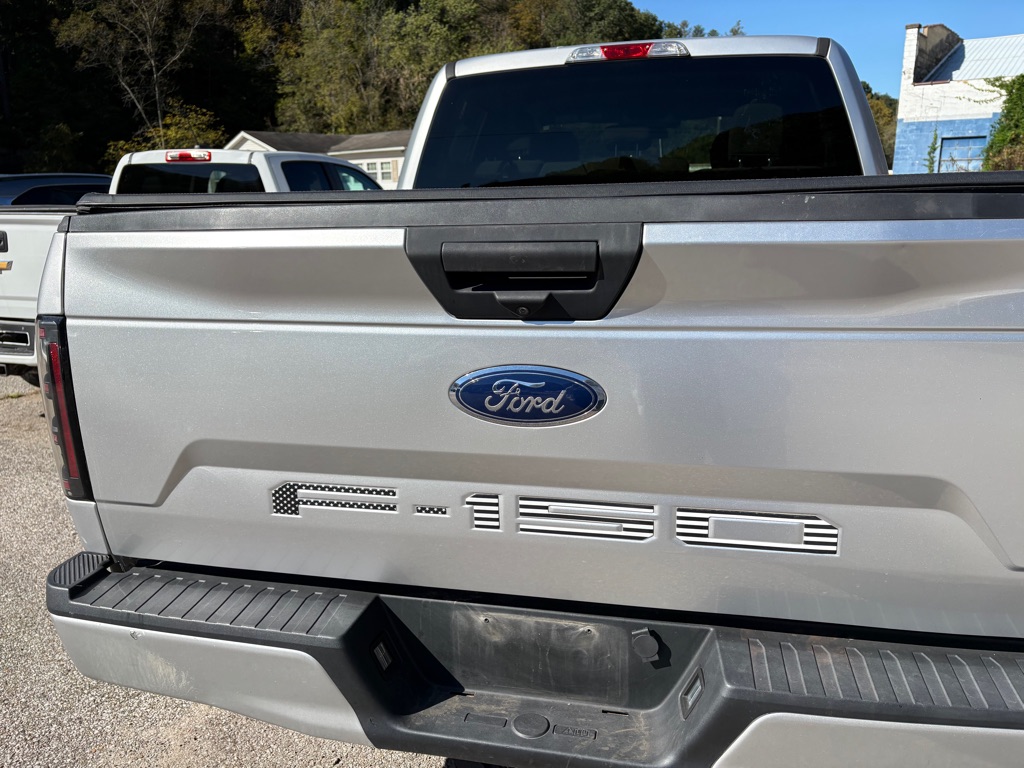 Photo 4 of this FORD F150