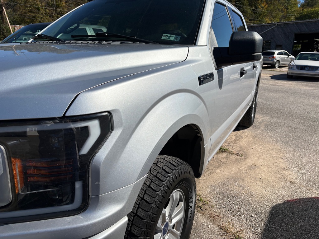 Photo 2 of this FORD F150