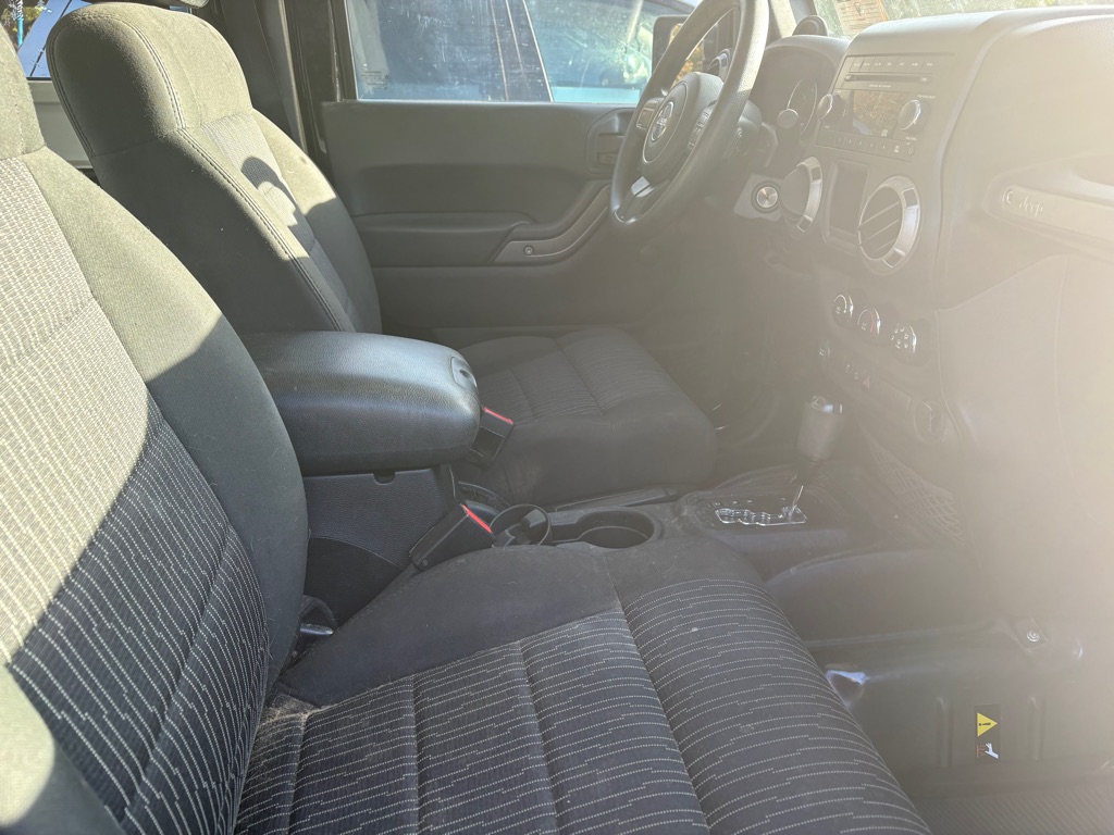 Photo 5 of this JEEP WRANGLER