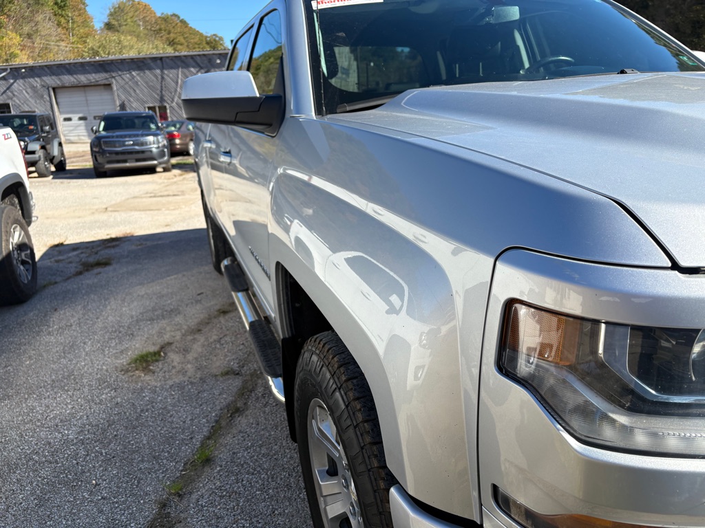 Photo 2 of this CHEVROLET SILVERADO 1500