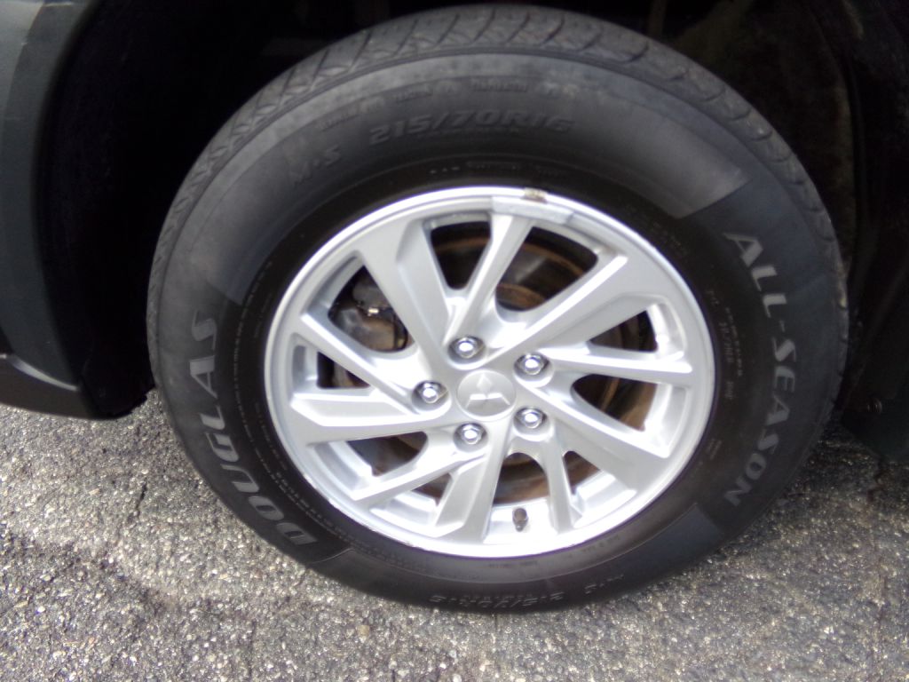 Photo 18 of this MITSUBISHI ECLIPSE CROSS