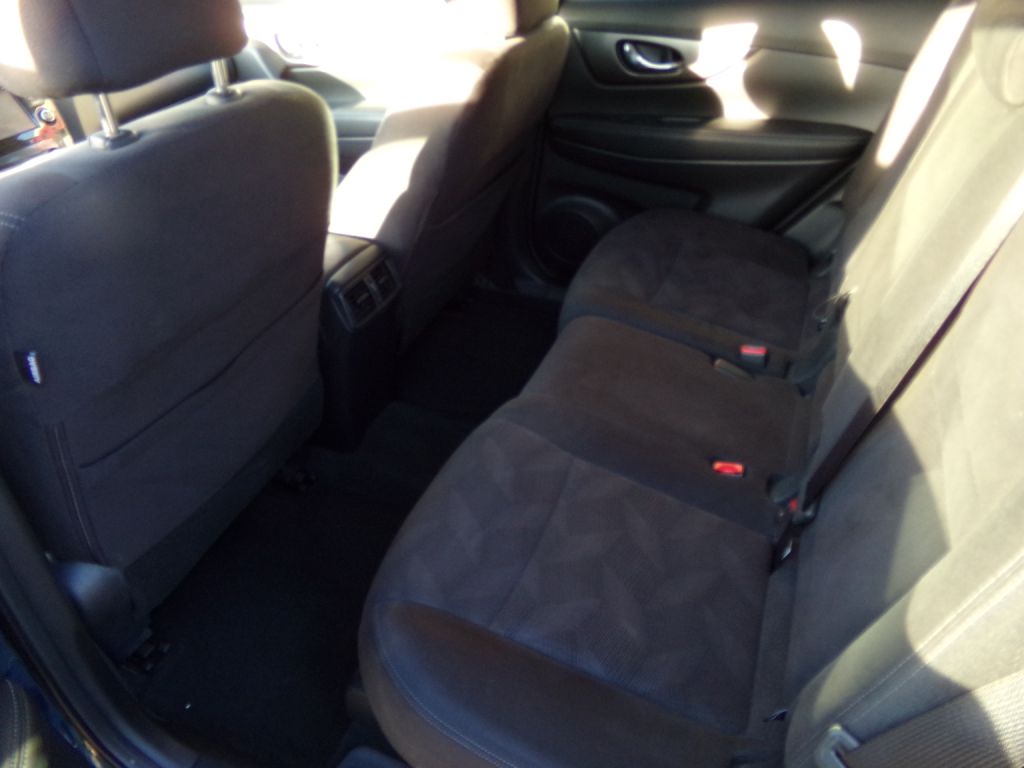 Photo 8 of this NISSAN ROGUE