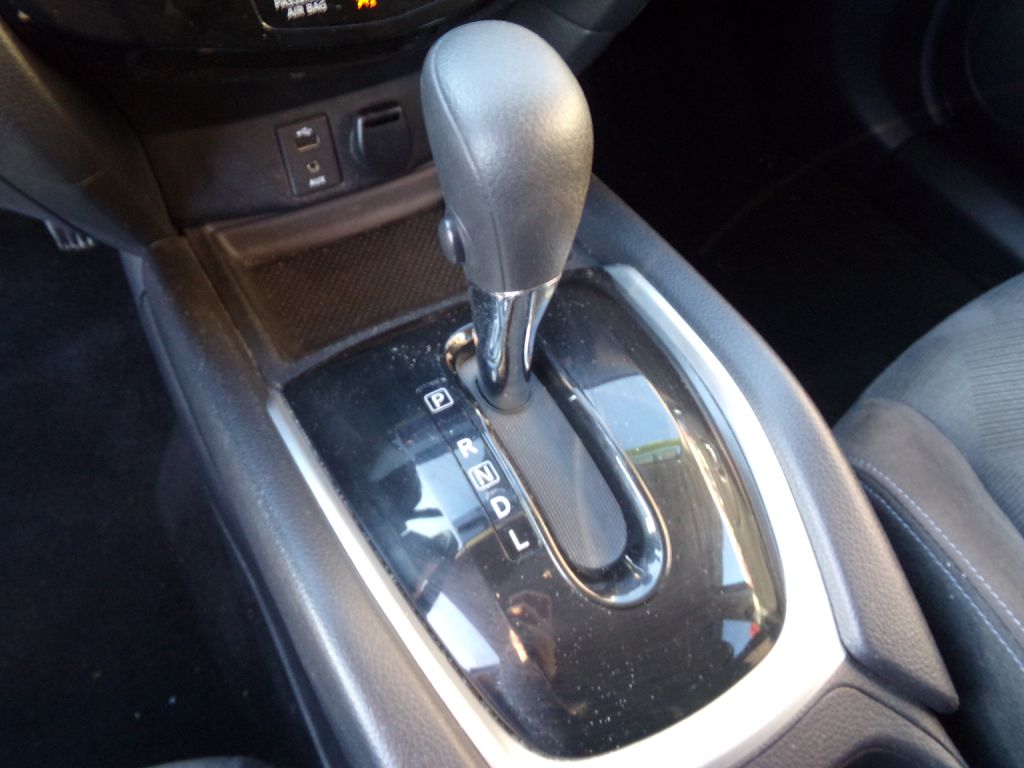 Photo 11 of this NISSAN ROGUE