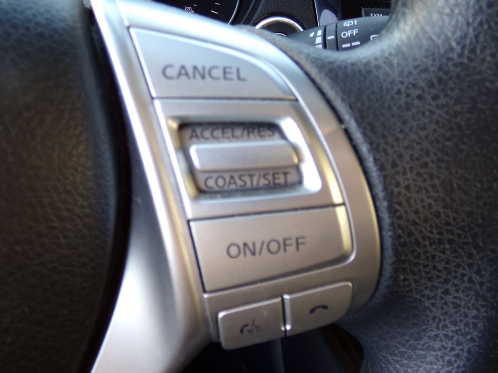 Photo 15 of this NISSAN ROGUE
