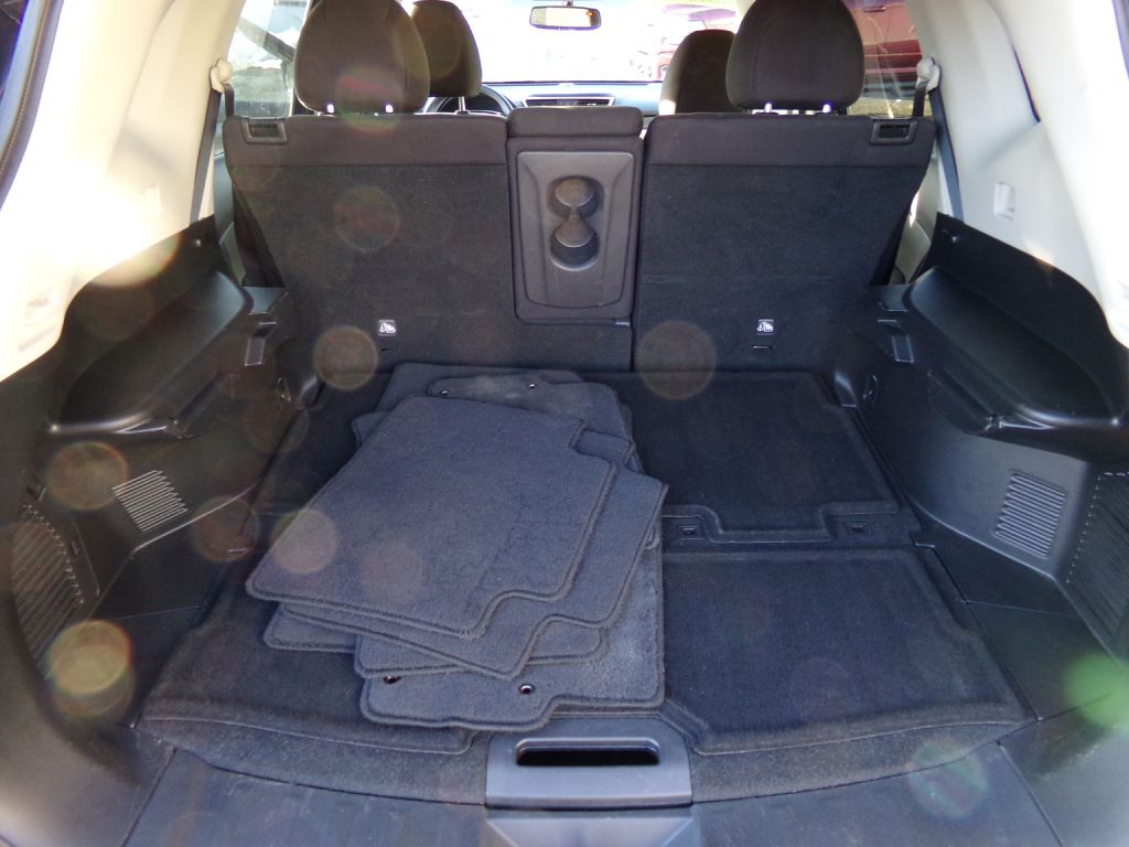 Photo 18 of this NISSAN ROGUE
