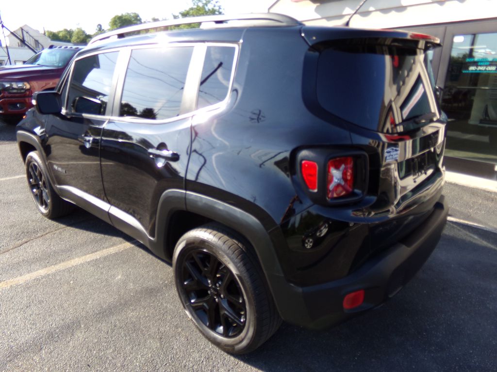 Photo 2 of this JEEP RENEGADE